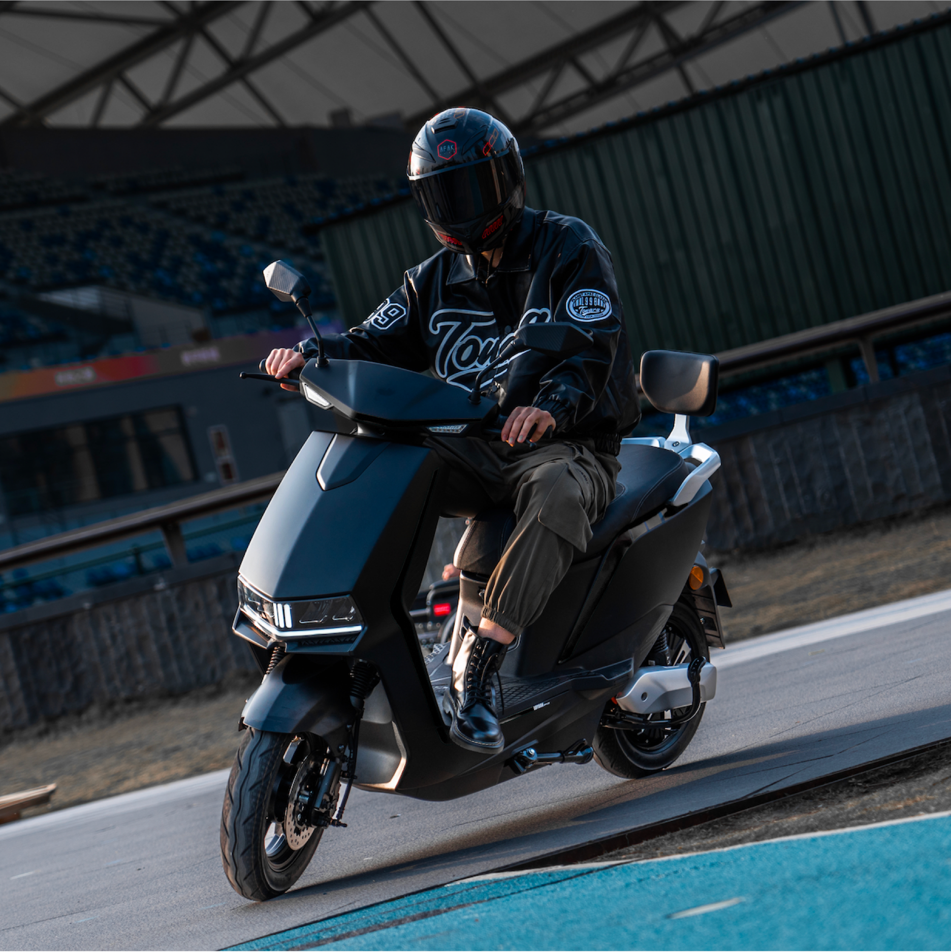 Lightning 3000 Plus - 45 Ah HMP Electric Moped