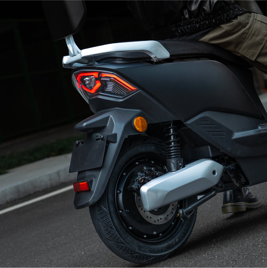 Lightning 3000 Plus - 45 Ah HMP Electric Moped